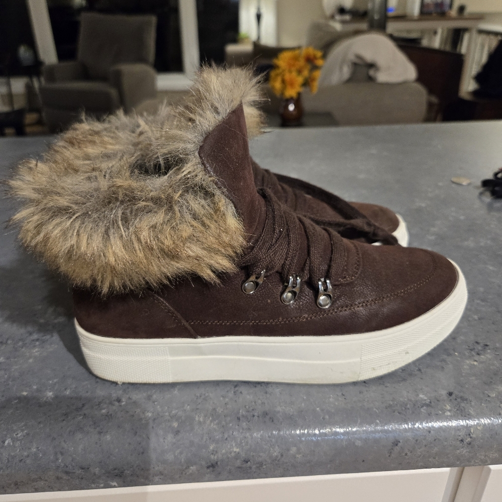 Soda Fur-rimmed Sneakers